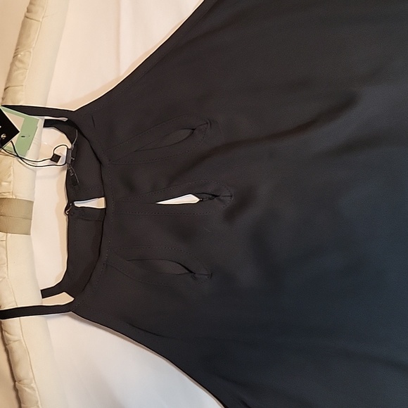 PAPERMOON, Walita, Cutout Detail V-Neck, Sleeveless Black Tank Blouse, XL - Picture 2 of 7